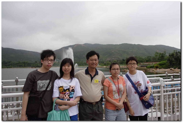 600x399 pixels (91K)