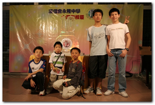 600x399 pixels (100K)