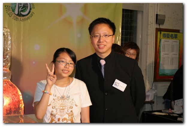 600x399 pixels (81K)