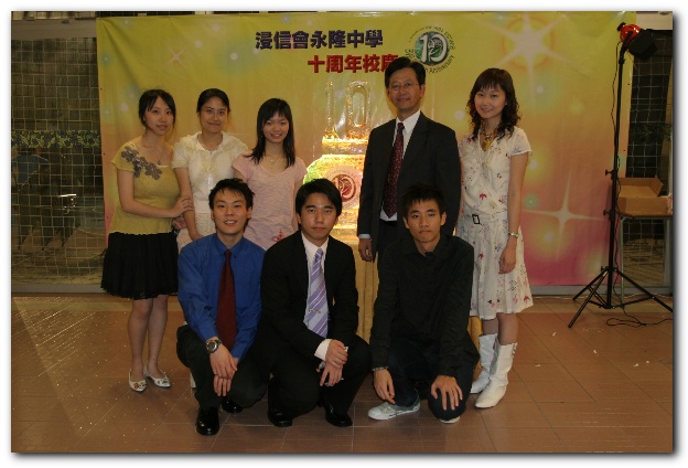 600x399 pixels (95K)